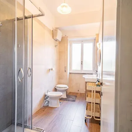Bigfamilyflats-vatican&aurelio Apartment *
