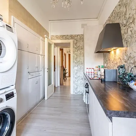 Bigfamilyflats-vatican&aurelio Apartment